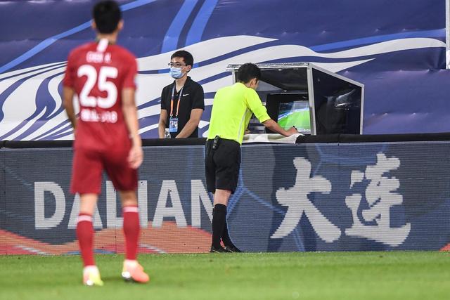 男童父亲回应“摸臀”事件，称将坚定维权争取公正